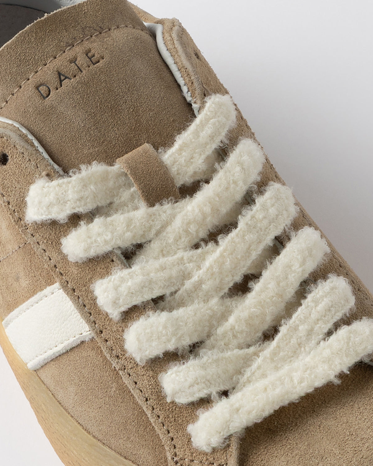 
Hill Low Sneakers – Camel