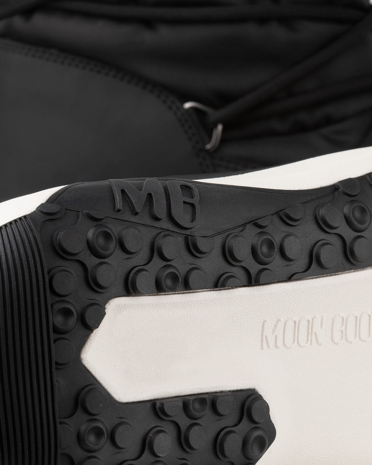 
Moon247 Sneakers – Black