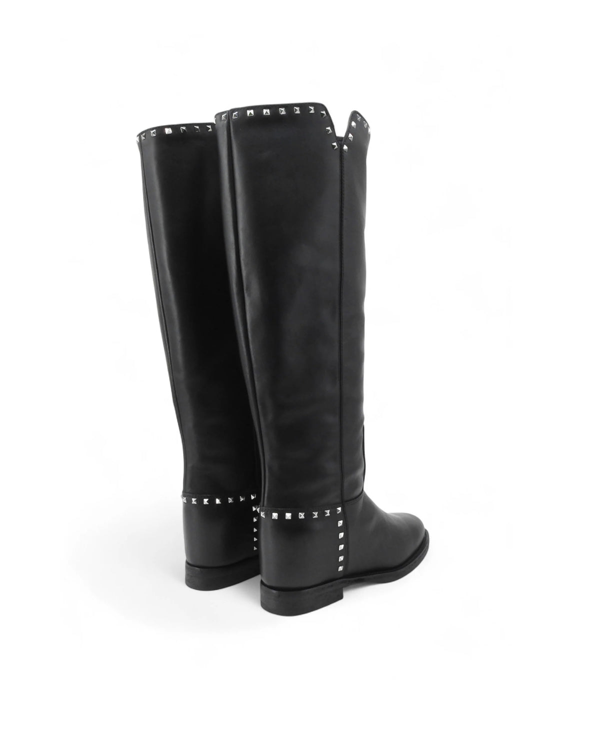 
Split boot with pyramid edges – Black